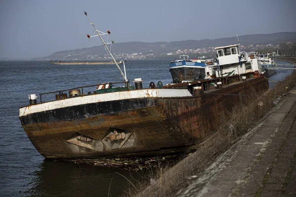 Schiffswrack Verlassen Und Ufer Gestrandet — Stockfoto