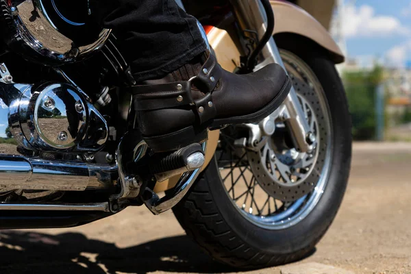 Biker Riding Motorcycle Bottom View Legs Leather Cowboy Boots — Stock Photo, Image
