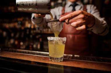 Lezzetli kokteyl tekila pastırma ve tuz ile temel