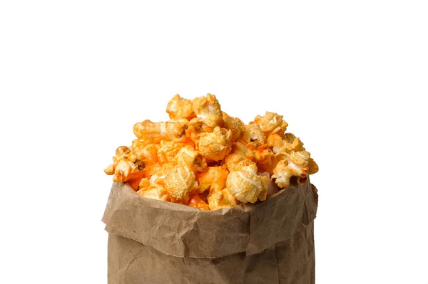 Kraft pakiet żółty pyszny popcorn na białym tle — Zdjęcie stockowe