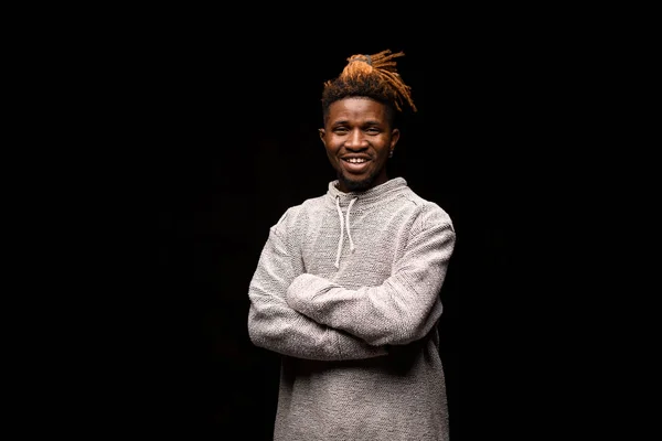 Retrato de um afro-americano sorridente — Fotografia de Stock