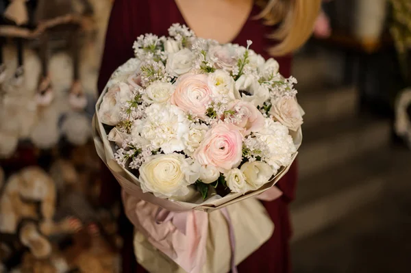 Close-up of holiday bouquet in womans hands — 스톡 사진