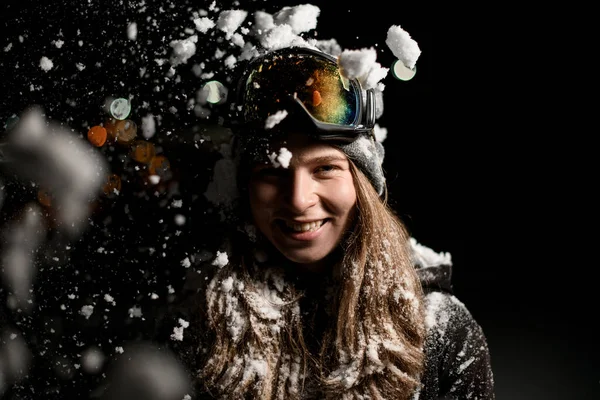 Retrato de mujer en ropa deportiva de invierno y gafas — Foto de Stock