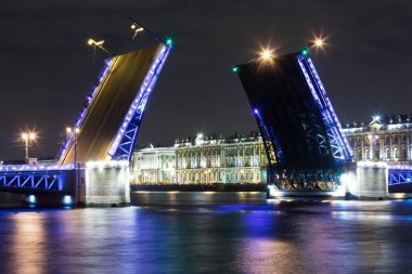 Açık Palace Bridge
