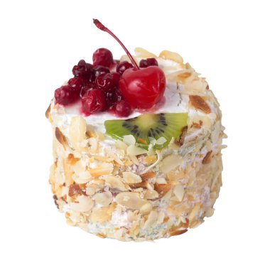 sünger kek kiraz ve üzerinde beyaz izole badem