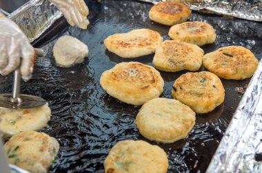 Hotteok gözleme Kore tatlı. Kore tatlı krep.