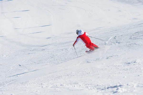 Esquí esquiador en la estación de esquí de Deogyusan en invierno . —  Fotos de Stock