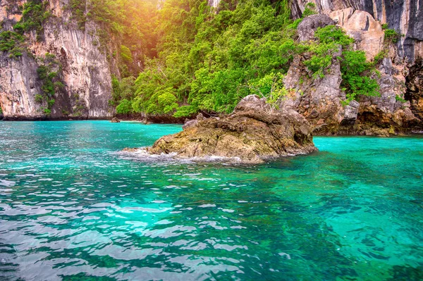 Ostrov Phi Phi, Krabi Thajsko. — Stock fotografie