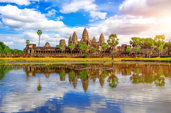 Angkor Wat chrám, Siem sklízet v Kambodži. — Stock fotografie