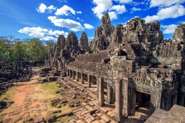 Bayon Tapınağı ile dev taş yüzleri, Angkor Wat, Siem Reap, Kamboçya
