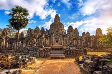 Bayon Tapınağı ile dev taş yüzleri, Angkor Wat, Siem Reap, Kamboçya