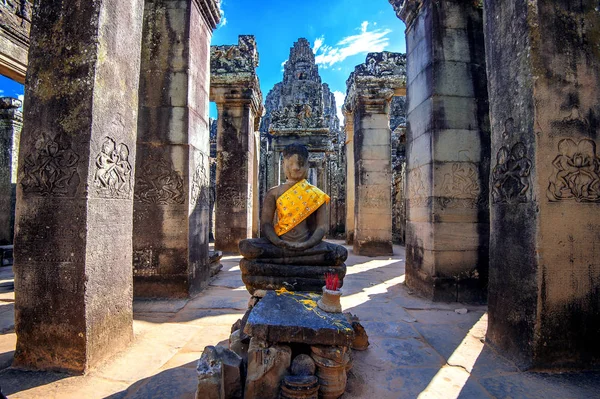 Templo de Bayon com rostos de pedra gigantes, Angkor Wat, Siem Reap, Camboja — Fotografia de Stock