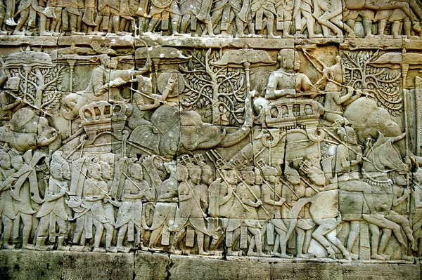 Estátua de Bas Relief da Cultura Khmer em Angkor Wat, Camboja . — Fotografia de Stock