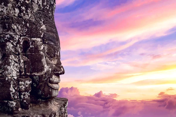 Templo de Bayon com rostos de pedra gigantes, Angkor Wat, Siem Reap, Camboja — Fotografia de Stock