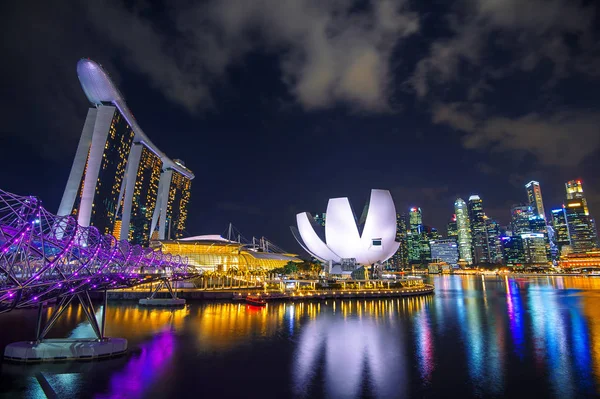 Cityscape de Singapura na baía de Marina . — Fotografia de Stock