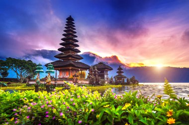 pura ulun danu bratan tapınağı Bali, Endonezya.