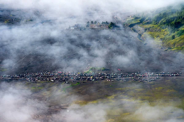 Jeep in bromo. (Top view) indonesia. — Stock Photo, Image