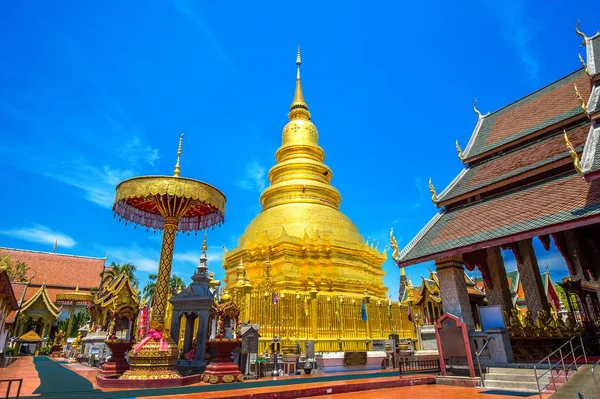 WAT Phrathat Hariphunchai Golden pagoda: Lamphun, Thailand.