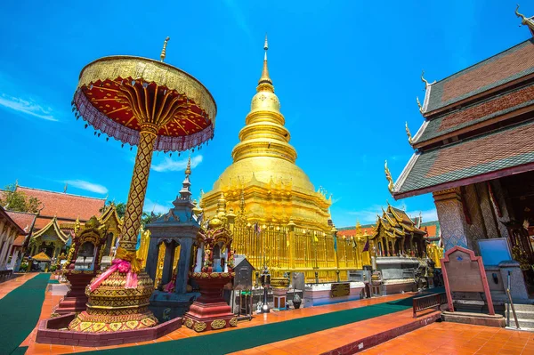 WAT Phrathat Hariphunchai Golden pagoda: Lamphun, Thailand.