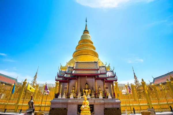WAT Phrathat Hariphunchai Golden pagoda: Lamphun, Thailand.