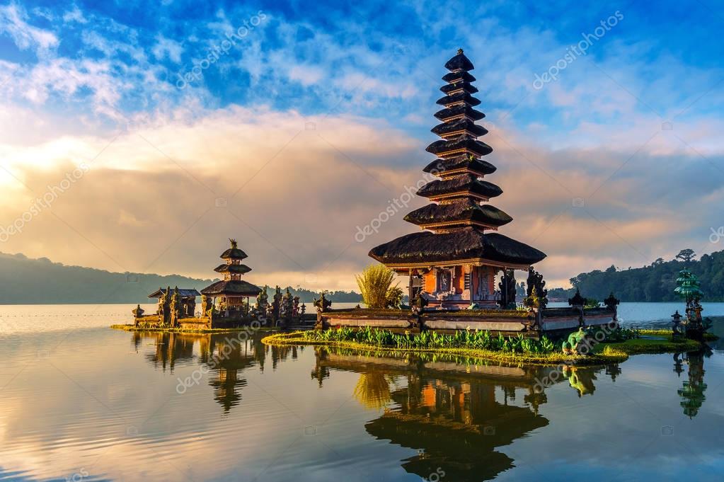 Pura ulun danu bratan temple  in Bali indonesia   Stock 