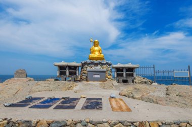 Güney Kore Busan 'daki Haedong Yonggungsa Tapınağı.