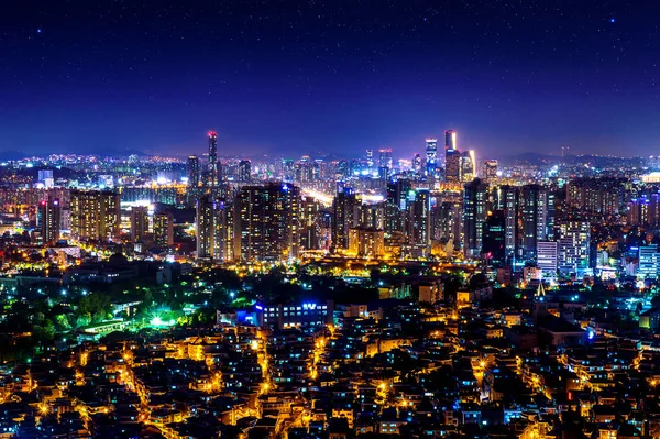 Stadtbild bei Nacht in seoul, Südkorea. — Stockfoto
