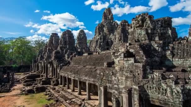 Timelapse del templo de Bayon en Angkor Wat, Siem Reap, Camboya . — Vídeo de stock