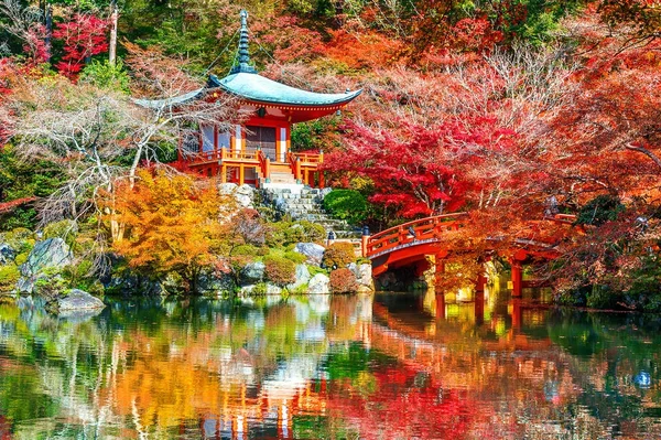 Daigoji tempel in het najaar, Kyoto. Japan herfst seizoenen. — Stockfoto