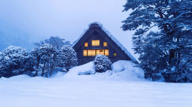 Shirakawa-go köyde kış, Unesco Dünya Mirasları, Japonya.