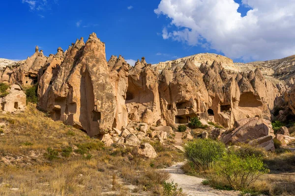 土耳其Cappadocia Zelve Valley的山洞镇 — 图库照片