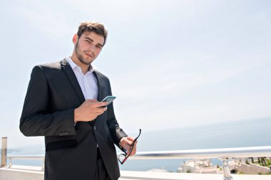 casual elbise genç adam