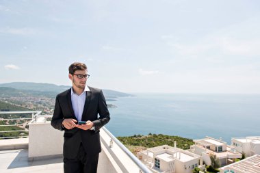 casual elbise genç adam