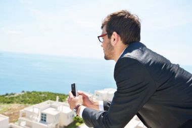 casual elbise genç adam