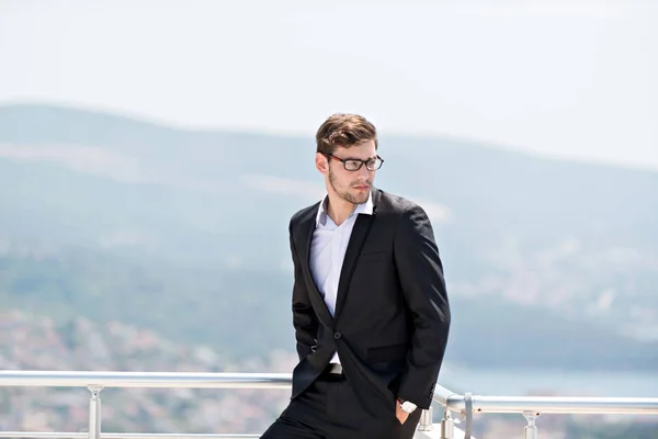 Young man in casual suit — Stock Photo, Image