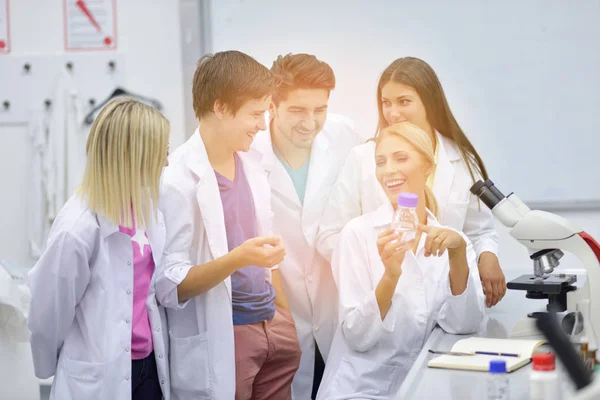 Group Students Working Laboratory — Stock Photo, Image