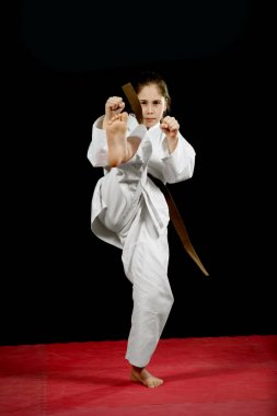 Kız eğitim Karate dövüş sanatları