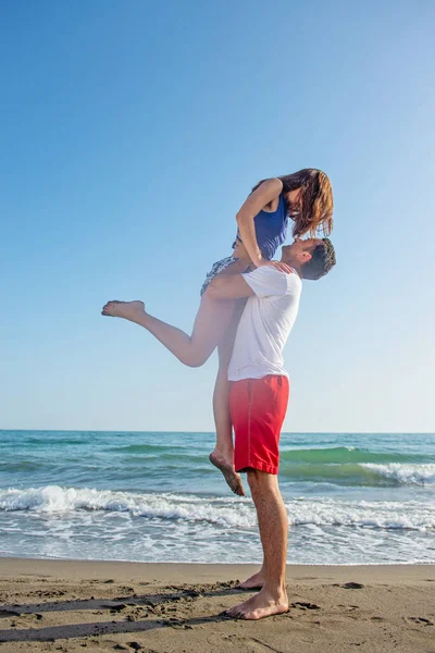 Gelukkig Paar Hebben Plezier Samen Het Strand — Stockfoto