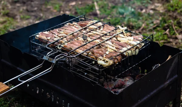 Fleisch auf dem Grill verbrennen — Stockfoto