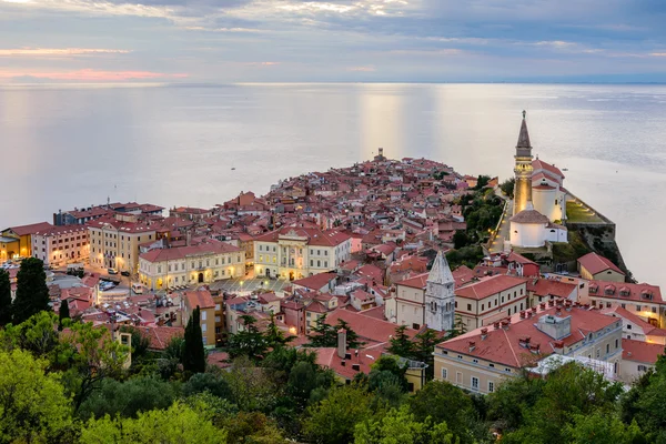 Vista para o mar Adriático e cidade de Piran — Fotografia de Stock
