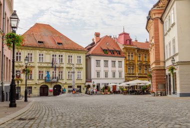 Ljubljana eski binalar