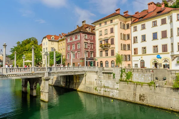 Damm des Flusses Ljubljanica — Stockfoto