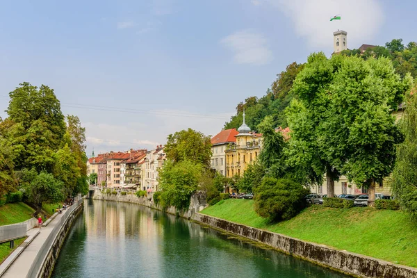 Damm des Flusses Ljubljanica — Stockfoto