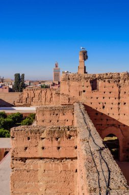 Marakeş, Fas - 9 Aralık 2018 Fas turu. Marakeş Medine 'deki El Badi Sarayı. Popüler bir mimari ve turizm merkezi..