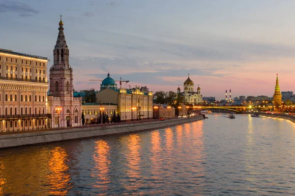 Μόσχα Ρωσία Απριλίου 2018 Ηλιοβασίλεμα Στον Καθεδρικό Ναό Του Σωτήρα — Φωτογραφία Αρχείου