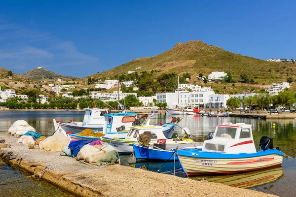 Île Patmos Dodécanèse Grèce Mai 2017 Bateaux Pêche Colorés Dans — Photo