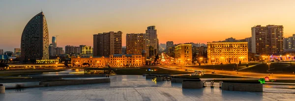 Bakü Azerbaycan Şubat 2017 Güzel Bir Günbatımında Evleri Olan Şehir — Stok fotoğraf