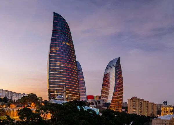 Bakü Azerbaycan Şubat 2017 Gökdelenlerin Ünlü Güzel Gece Manzarası Bakü — Stok fotoğraf
