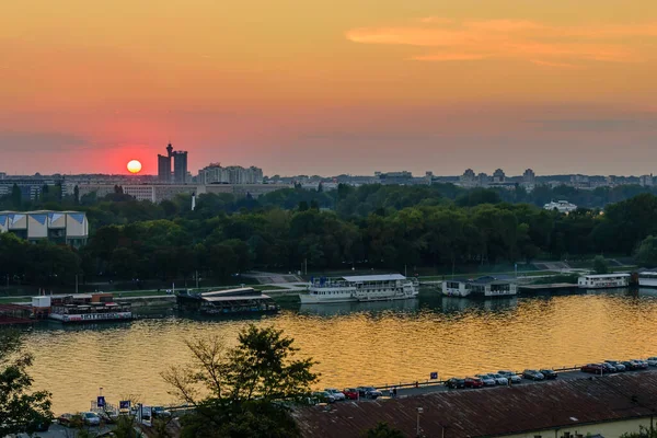 Belgrado Serbia Septiembre 2016 Hermosa Vista Atardecer Belgrado Con Río — Foto de Stock
