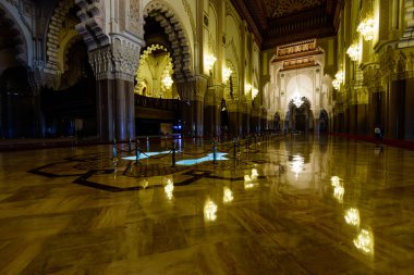Casablanca, Fas - 12 Aralık 2018 Fas turu. Hassan II Camii Fas 'taki en büyük camidir. Cami 'nin içi..